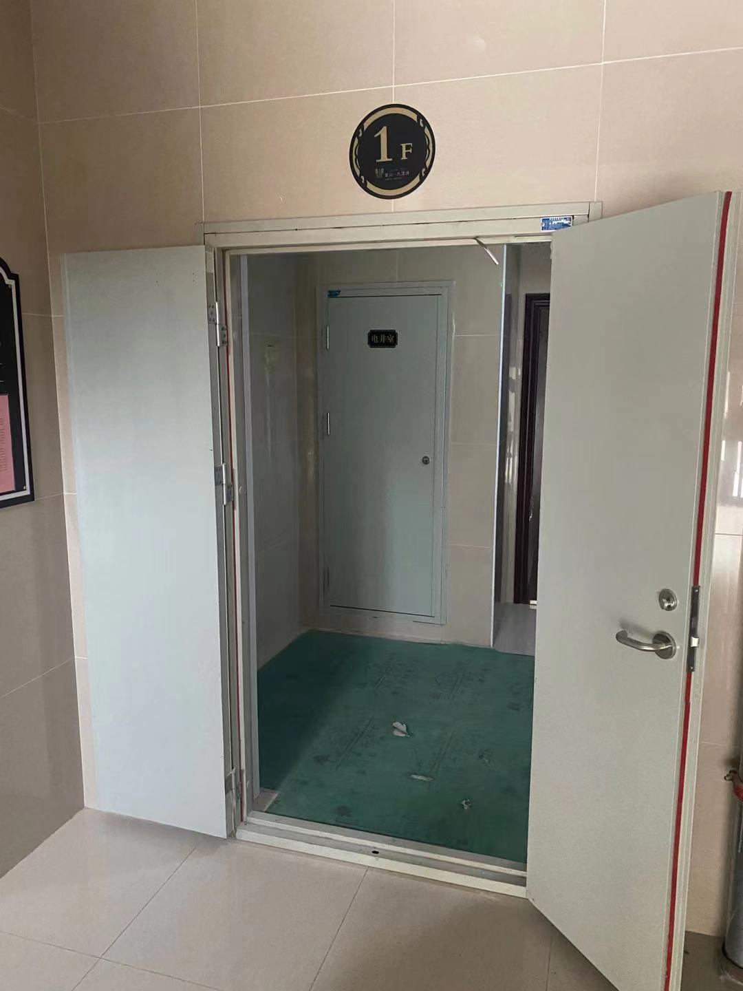 長(zhǎng)風(fēng)小區(qū)防火通道門(mén)